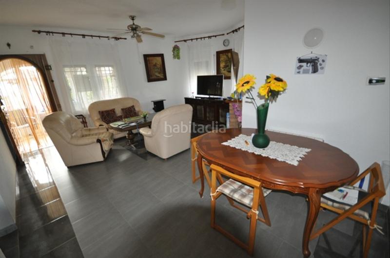 Foto 13e938d7-3cc1-49dc-9bb9-ca42ebcdbcc4. Chalet avec cheminée parking piscine dans Platja de Mont-roig Mont-roig del Camp