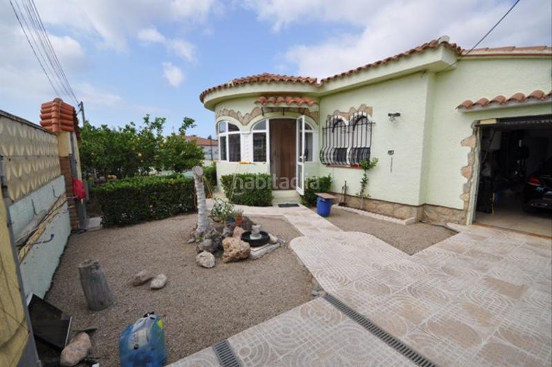 Foto b9f82a19-9d3d-453d-b4f4-573c21d5e77d. Chalet avec cheminée parking piscine dans Platja de Mont-roig Mont-roig del Camp