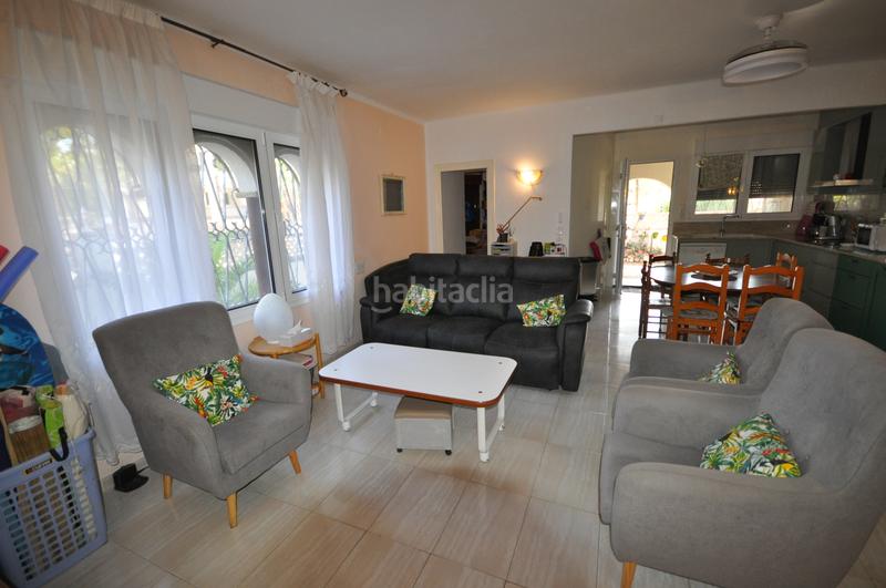 Foto b14dd474-4165-44ec-9c47-0acd32602c95. Chalet with fireplace parking in Passeig Marítim Miami Platja