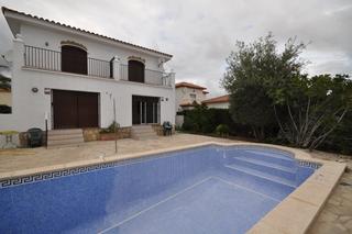 Towny house in Centre. Ocasión !!!  en venta dos pareados con piscina compartida