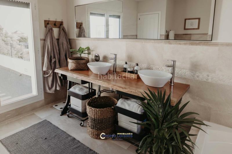 Foto 0906f727-045f-4ce2-8e6a-f8fddcc1aa2b. Chalet with parking pool in Costa del Zèfir Miami Platja