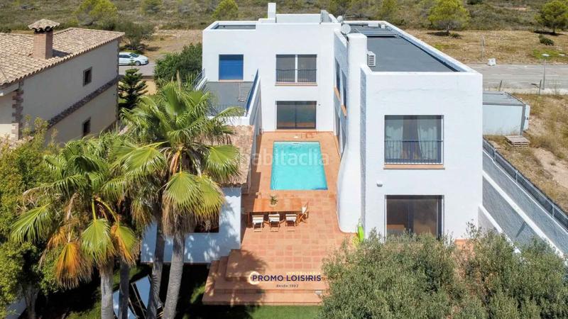 Foto 2978ba29-1e5e-493c-8af2-d802eddb6204. Chalet with parking pool in Costa del Zèfir Miami Platja