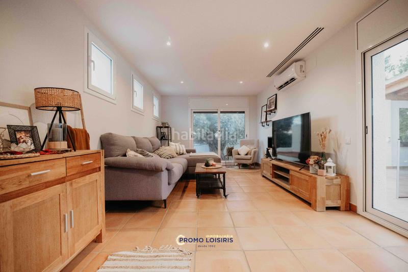 Foto 2ae8de13-13af-4e88-b984-e3ea864848af. Chalet with parking pool in Costa del Zèfir Miami Platja