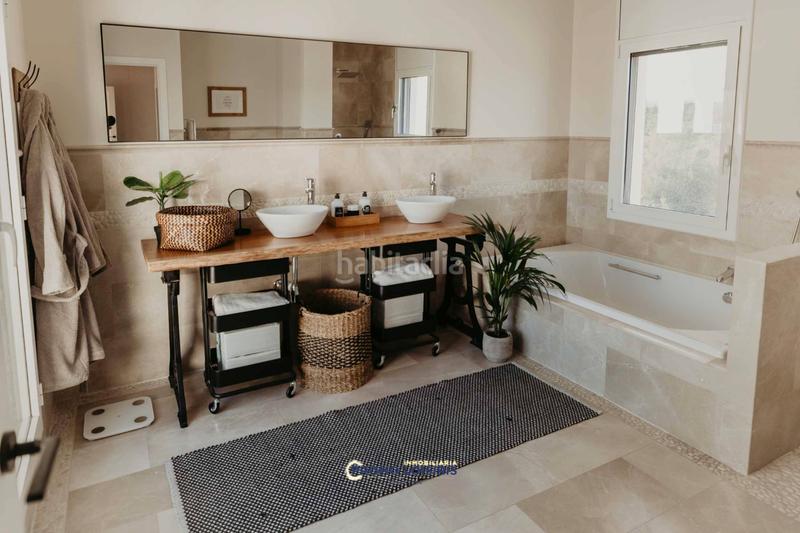 Foto 4627f65b-7c77-4c14-9da4-95eba6d81fe7. Chalet with parking pool in Costa del Zèfir Miami Platja