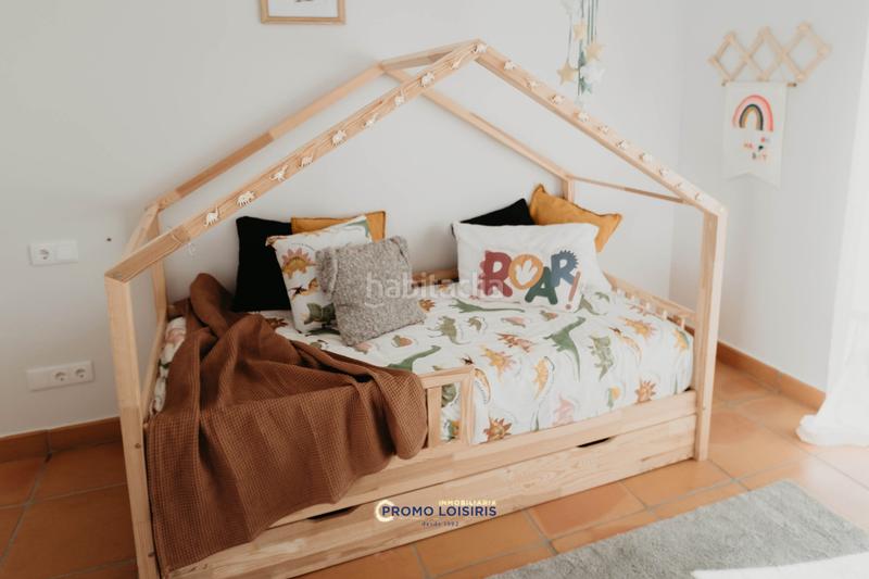 Foto 4b5435e0-d6de-460e-a94d-bb0e983a76a8. Chalet with parking pool in Costa del Zèfir Miami Platja