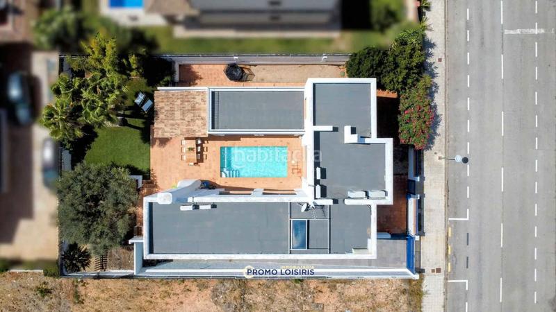 Foto 65ebd6c0-44c4-4d10-af14-eff763299333. Chalet with parking pool in Costa del Zèfir Miami Platja