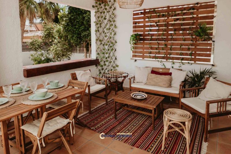 Foto 9c16efef-5163-470b-b3f4-4250fe221937. Chalet with parking pool in Costa del Zèfir Miami Platja