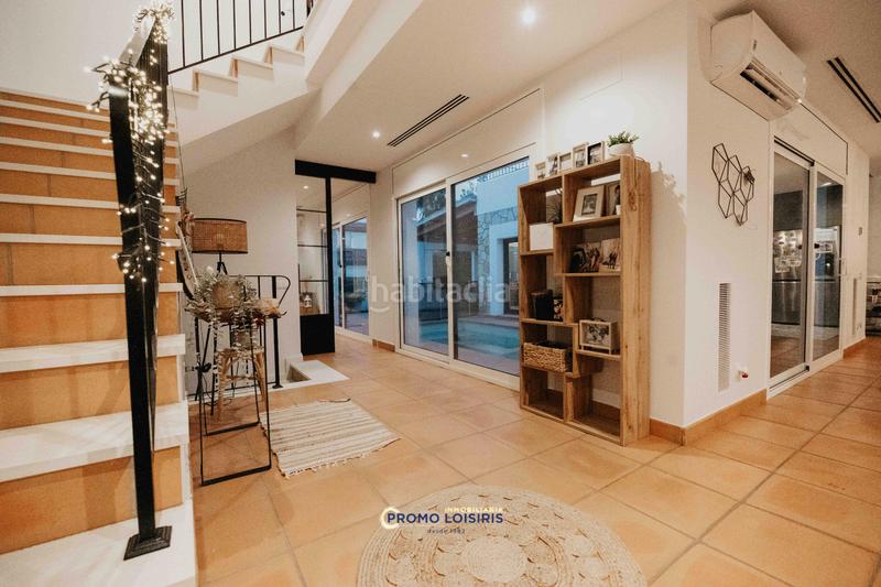 Foto a94c6287-e9a5-4ba8-88fc-748599fddb03. Chalet with parking pool in Costa del Zèfir Miami Platja