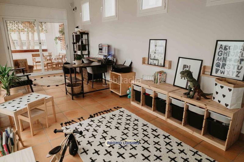 Foto e11ee6de-7d54-4a28-b705-82e35e5f168d. Chalet with parking pool in Costa del Zèfir Miami Platja