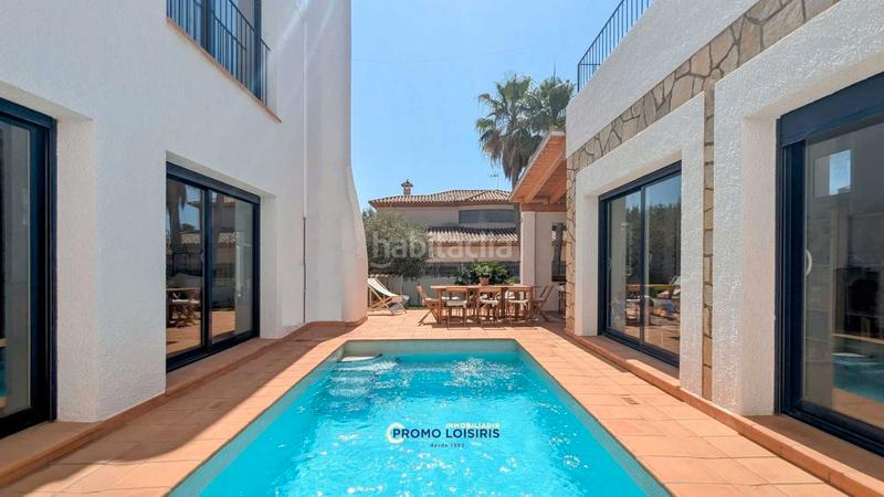 Foto eee1a97a-000c-4215-bb20-3800139ab835. Chalet with parking pool in Costa del Zèfir Miami Platja