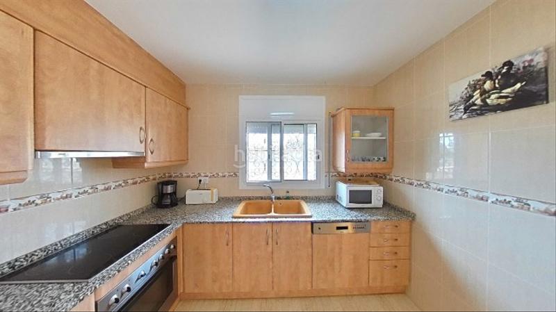 Foto 3389c730-80cd-4625-be95-0cd3eb93b2e8. Casa adosada precioso adosado en el centro de miami playa!! en Miami Platja