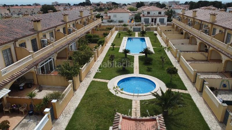 Foto 3c3b8f17-d5e3-4099-852e-faf013a7317a. Casa adosada precioso adosado en el centro de miami playa!! en Miami Platja