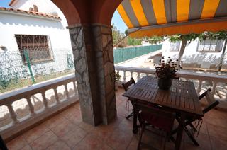 Semi detached house in Avinguda del príncep d'espanya 49. Oportunidad casa adosada de tan solo tres vecinos