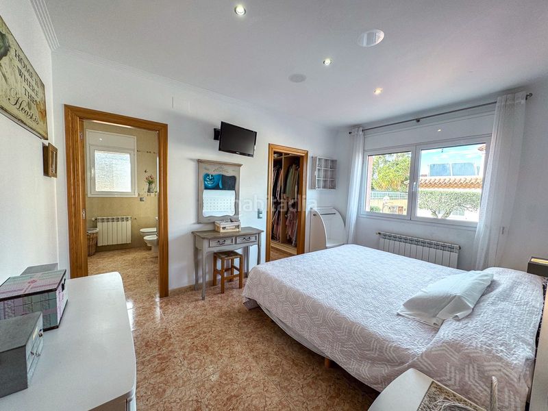 Foto f0c91fc5-750d-4ba2-af2a-a722bda1e1e9. Chalet en Costa del Zèfir Miami Platja