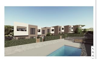 Terreno residencial  Carrer de les sequoies. Dos parcelas + proyecto de seis casas adosadas!