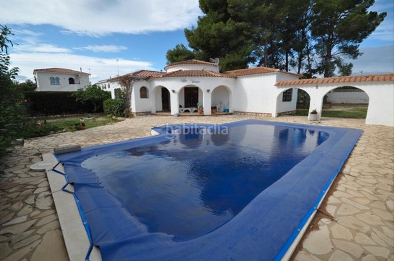 Foto 0b68ab97-adb2-42dd-a328-b6d669696052. Xalet amb xemeneia aparcament piscina a Centre Miami Platja