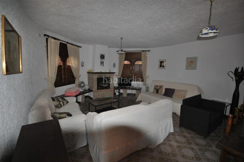 Foto 4febed0d-b254-43fd-8f6d-b1804a306709. Xalet amb xemeneia aparcament piscina a Centre Miami Platja