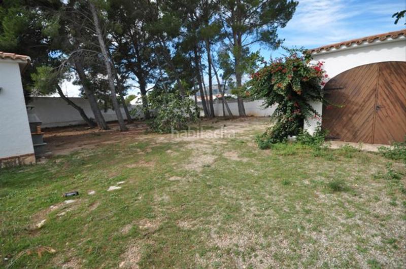 Foto b215a1f6-458d-442f-aa1e-00ea1f12e712. Xalet amb xemeneia aparcament piscina a Centre Miami Platja