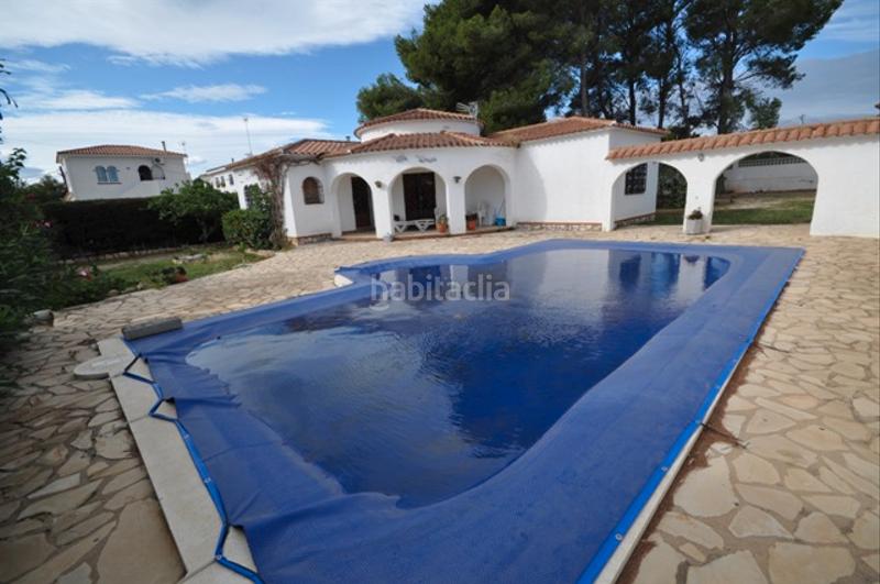 Foto d2d6769d-f2a9-4989-85b6-b6bf601b40dc. Xalet amb xemeneia aparcament piscina a Centre Miami Platja