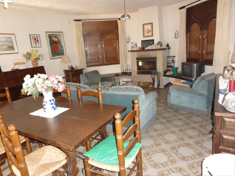 Foto d48e7092-8f31-43b4-b9ca-c232cde8603d. Xalet amb xemeneia aparcament piscina a Centre Miami Platja