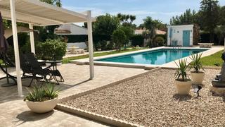 Xalet a Platja de Mont-roig. Casa de cuento con deslumbrante jardín y lujosas comodidades