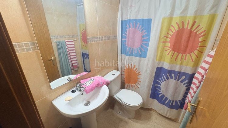 Foto f4a0c2bc-7d10-45c3-afbe-e004f37e0901. Casa pareada en avinguda de castelló 50 casa pareada en el centro de miami playa en Miami Platja