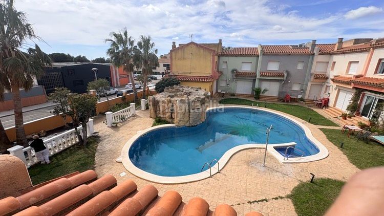 Foto 23819f76-a527-4d63-8b64-a986da175465. Xalet amb calefacció aparcament piscina a Centre Miami Platja