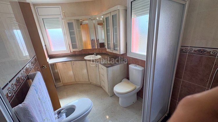Foto c141509f-27f0-4acd-a99d-4574f07b5400. Xalet amb calefacció aparcament piscina a Centre Miami Platja