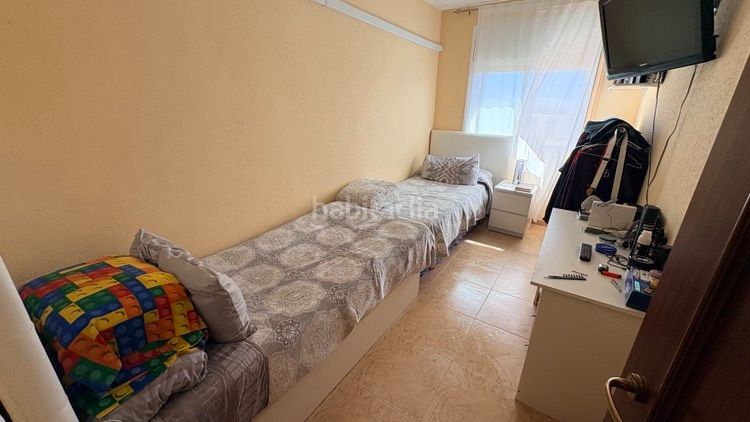 Foto 4757a015-a040-4783-b7d9-16b28a6050d5. Casa adossada amb aparcament piscina a Centre Miami Platja