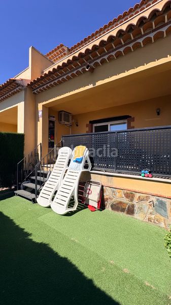 Foto af27011e-2e16-4eb6-ac69-a8e3418d96dd. Casa adossada amb aparcament piscina a Centre Miami Platja