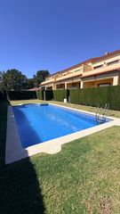 Casa adossada a Centre. Bonita casa adosada muy cerca del centro y del mar