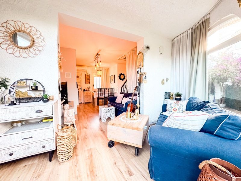 Foto 1b6e7c1e-f4af-4a4d-be7c-acf112ea791e. Chalet en Centre Miami Platja