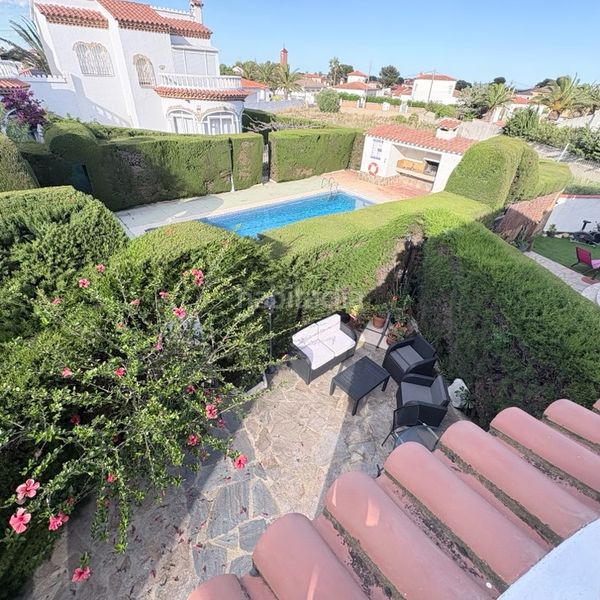 Foto d05d9fcb-14bc-41dd-bbce-85da38b3c05a. Chalet en Centre Miami Platja