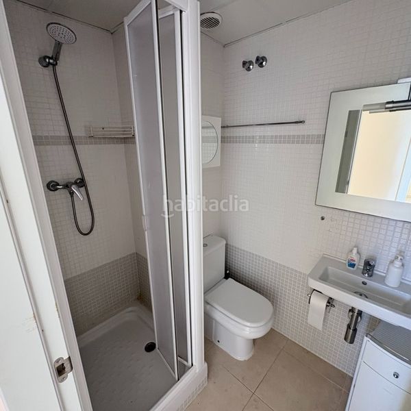 Foto ff64ae8f-12a6-45aa-870c-41530fd8671b. Apartament amb piscina a Passeig Marítim Miami Platja