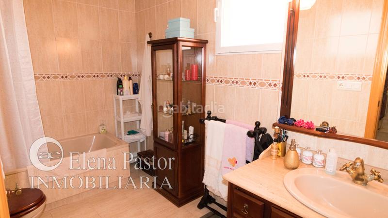 Foto 014121fd-a5a1-4689-ae0e-a4c570bd83c1. Dreistöckige wohnung mit pool in Centro Bétera