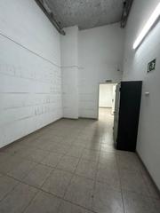 Affitto Locale commerciale in Centro. Local en bétera