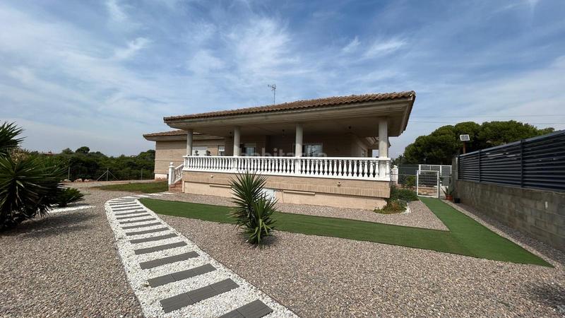 Foto 0d2ae2d2-f485-4fb8-9cd3-8a4d25ac18c8. Chalet avec parking dans Los Pinares-La Masia Bétera