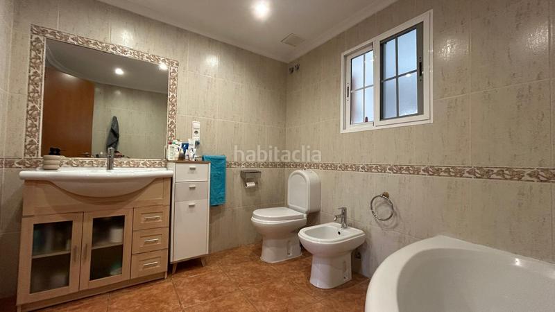 Foto ad021fb1-ab00-41d6-82cf-a7fa611c27c3. Chalet avec parking dans Los Pinares-La Masia Bétera