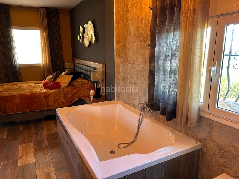 Foto 1e881d1d-8715-4769-83c8-24d4a90c7a32. Xalet amb piscina a Olocau