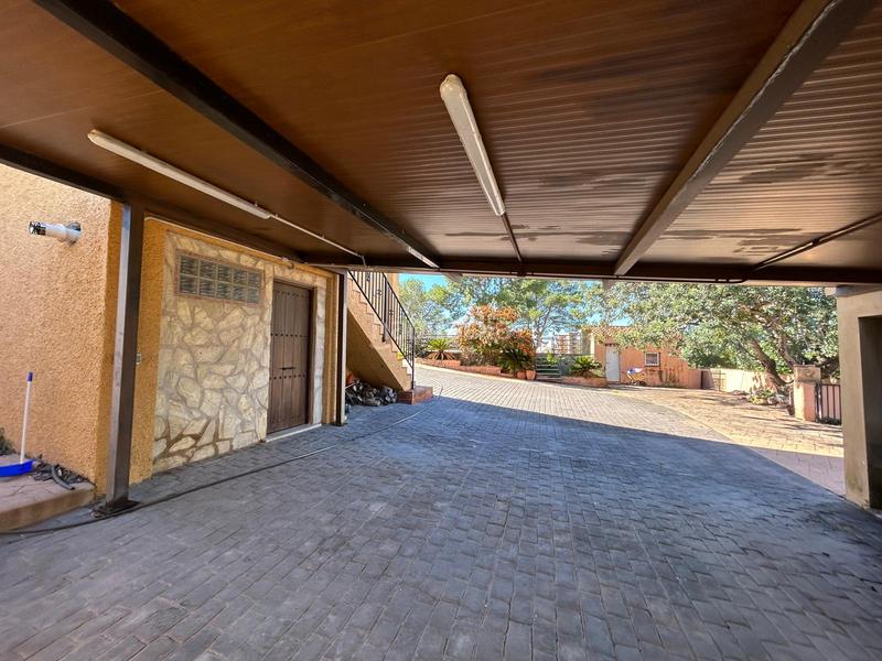 Foto c0a65761-cddf-44e8-b4c4-99c6d9b33203. Xalet amb piscina a Olocau