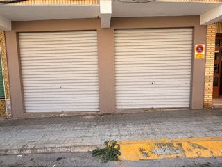 Location Local commercial  Avinguda de la constitució. Local en bétera