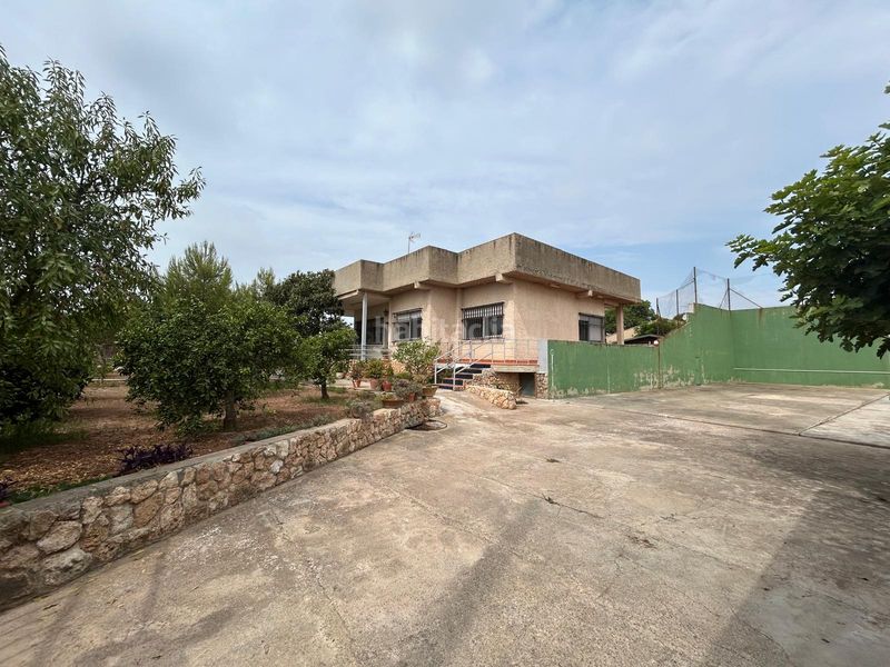 Foto 49edd317-f31f-4e20-9f2b-c9aaf90c3d1d. Chalet  en Camí de Paterna-Lloma del Calderer Bétera