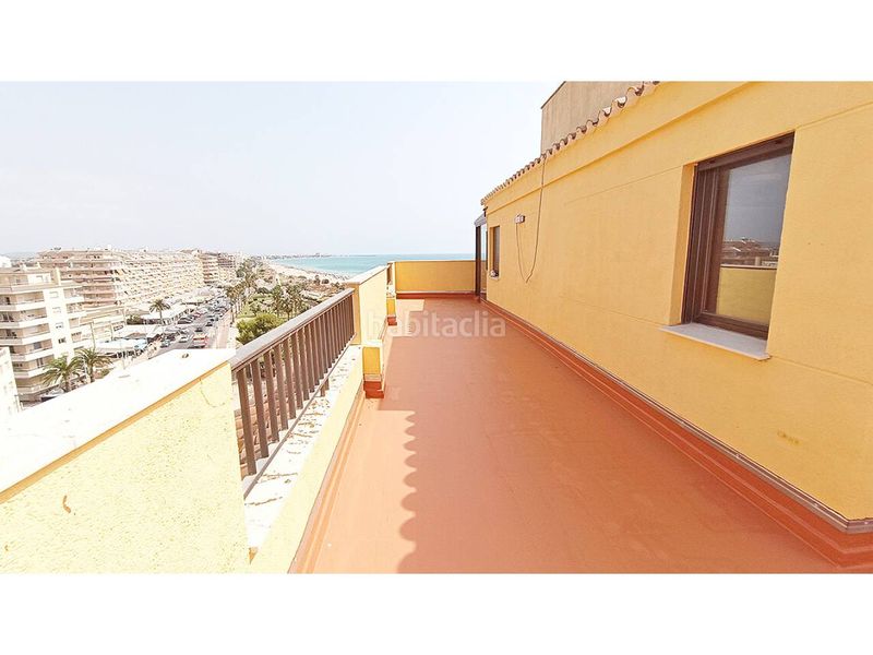 Foto b0078a9c-4198-436d-9552-30fbfc2a9998. Àtic amb piscina a Playa Norte Peñíscola
