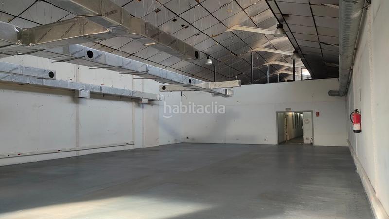 Foto 44e2362c-1c15-43cc-a4e1-418dfdfa50da. Miete büro in Besòs - Maresme Barcelona