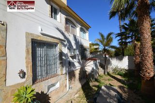 Chalet en Coloma. Chalet con encanto en la nuc�a, muy cerca de la zona de coloma