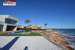 Chalet in Cabo Roig. Chalet en orihuela