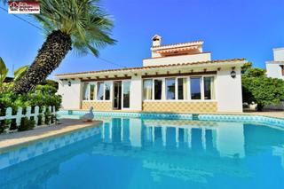 Xalet a Rincón Bajo. Chalet exclusivo en benidorm  rincon de loix, urbanización rocas