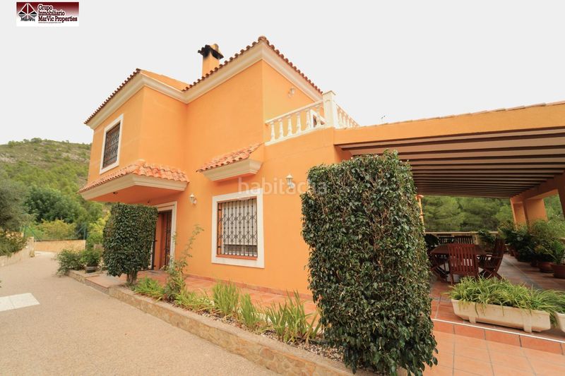 Foto b9762d3f-84d1-4e76-8455-6f537355697f. Xalet amb aparcament a Finestrat pueblo Finestrat