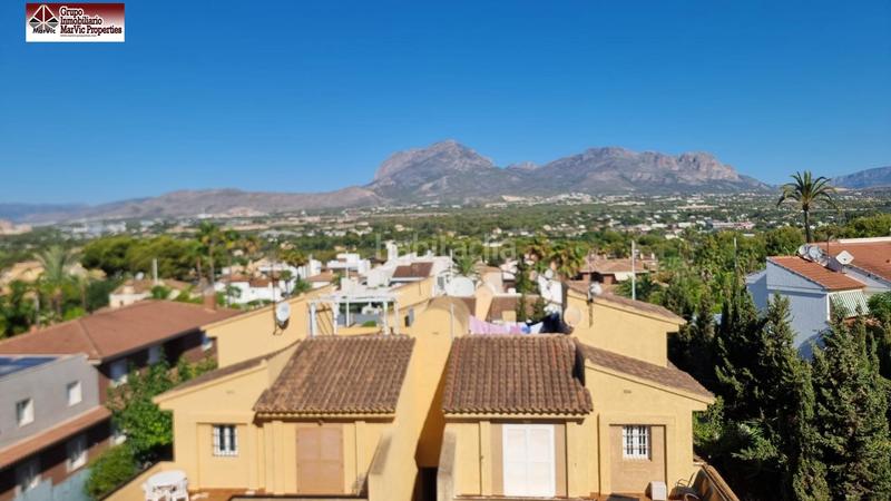 Foto 962bcb2a-aa5f-4f54-86f9-5391548d99e6. Casa bifamiliare con riscaldamento parcheggio piscina in Benidorm