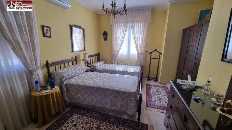 Foto b5268bf3-5fc3-404f-a575-f0960aab68e5. Casa bifamiliare con riscaldamento parcheggio piscina in Benidorm